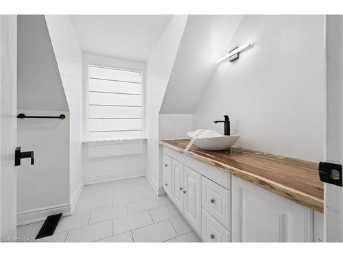 107 Foxridge Drive, Cambridge, ON - Indoor