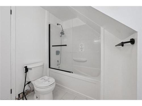 107 Foxridge Drive, Cambridge, ON - Indoor Photo Showing Bathroom