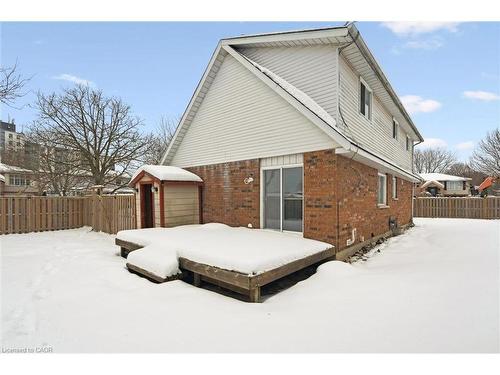 107 Foxridge Drive, Cambridge, ON - Outdoor