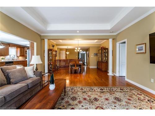 345 Southcote Road, Ancaster, ON - Indoor Photo Showing Living Room