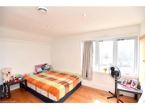 2Nd Floor-645 Beach Boulevard, Hamilton, ON - Indoor Photo Showing Bedroom
