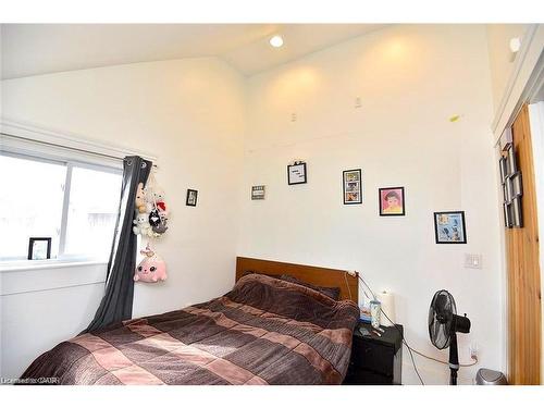 2Nd Floor-645 Beach Boulevard, Hamilton, ON - Indoor Photo Showing Bedroom