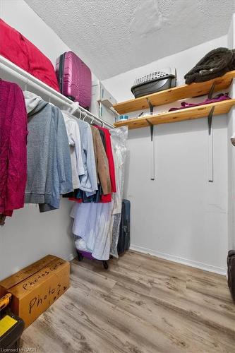 417-198 Scott Street, St. Catharines, ON - Indoor With Storage