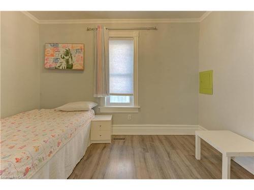 88 Wellington Street N, Kitchener, ON - Indoor Photo Showing Bedroom