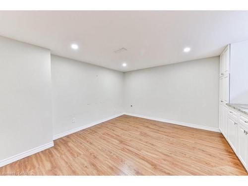 Lower-602 Drury Lane, Burlington, ON - Indoor