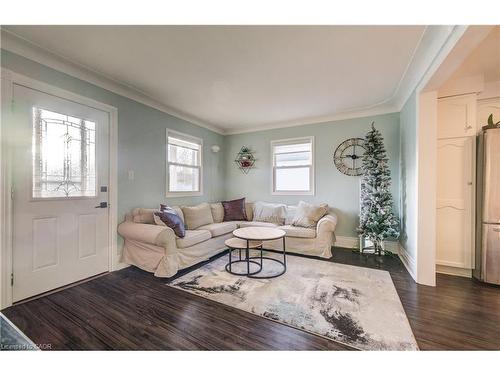 53 Norfolk Avenue, Cambridge, ON - Indoor Photo Showing Living Room