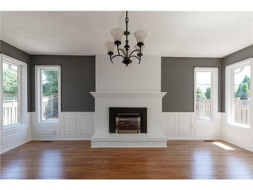 128 Brian Boulevard, Waterdown, ON - Indoor Photo Showing Living Room With Fireplace