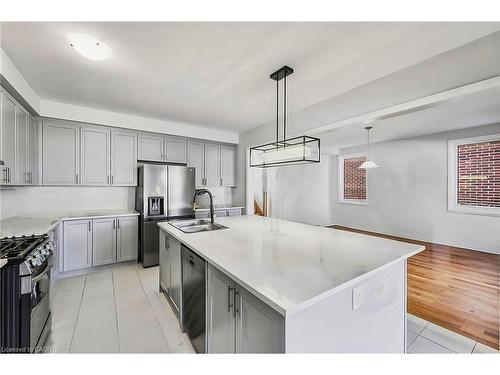 1403 Upper Thames Drive, Woodstock, ON - Indoor Photo Showing Kitchen With Double Sink With Upgraded Kitchen