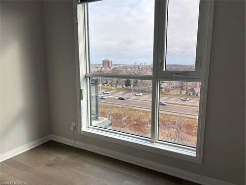 610-50 Kaitting Trail, Oakville, ON - Indoor Photo Showing Other Room