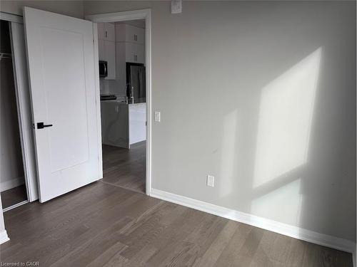 610-50 Kaitting Trail, Oakville, ON - Indoor Photo Showing Other Room