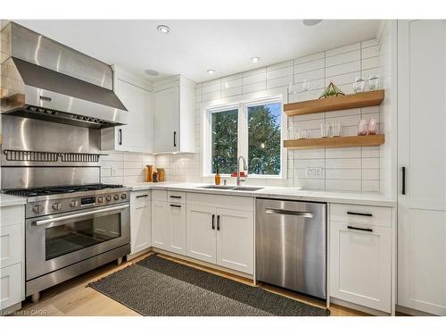 144 Carmichael Crescent, The Blue Mountains, ON - Indoor Photo Showing Kitchen With Upgraded Kitchen