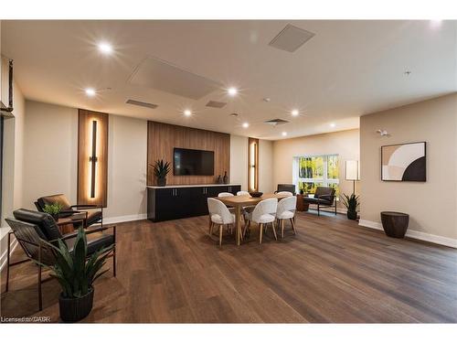 309-1100 Lackner Place, Kitchener, ON - Indoor