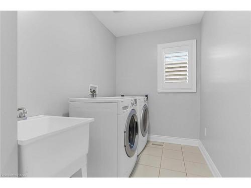 7703 Sycamore Drive, Niagara Falls, ON - Indoor Photo Showing Laundry Room