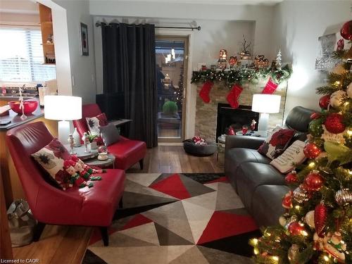 185 Sulmona Drive, Hamilton, ON - Indoor Photo Showing Living Room