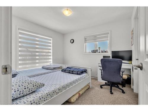 39-405 Myers Road, Cambridge, ON - Indoor Photo Showing Bedroom