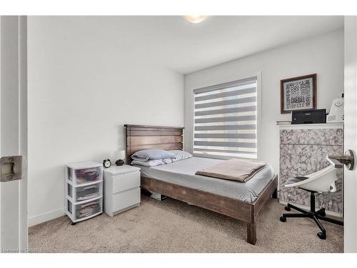 39-405 Myers Road, Cambridge, ON - Indoor Photo Showing Bedroom