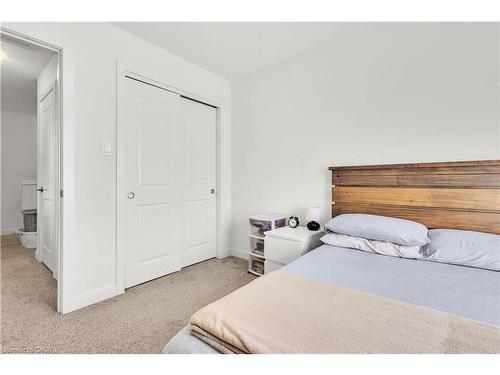 39-405 Myers Road, Cambridge, ON - Indoor Photo Showing Bedroom