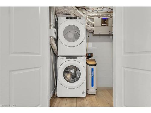 39-405 Myers Road, Cambridge, ON - Indoor Photo Showing Laundry Room