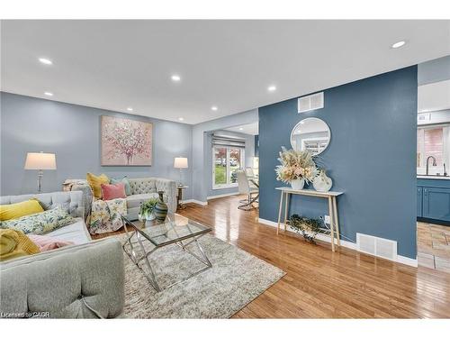 152 Anvil Street, Kitchener, ON - Indoor Photo Showing Living Room