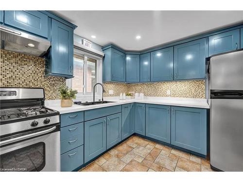 152 Anvil Street, Kitchener, ON - Indoor Photo Showing Kitchen With Upgraded Kitchen