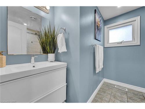 152 Anvil Street, Kitchener, ON - Indoor Photo Showing Bathroom