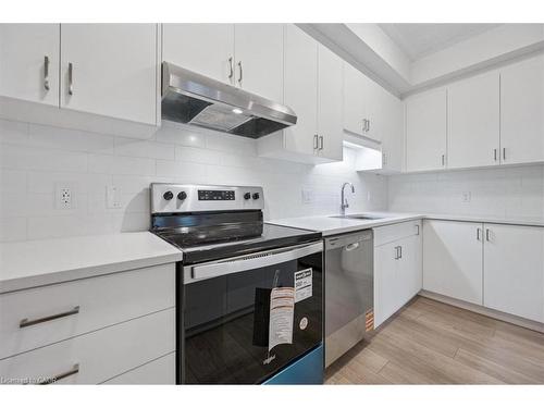 21 Reverie Way, Kitchener, ON - Indoor Photo Showing Kitchen With Stainless Steel Kitchen With Upgraded Kitchen