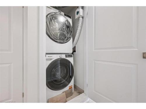21 Reverie Way, Kitchener, ON - Indoor Photo Showing Laundry Room