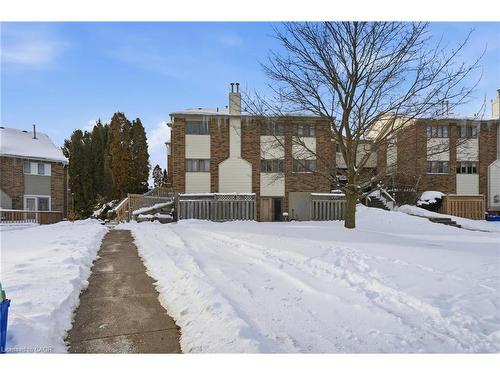 9-21 Wren Court, Tillsonburg, ON - Outdoor