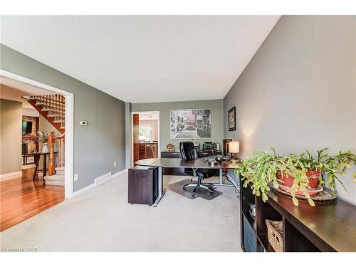 33 Tinatawa Court, Kitchener, ON - Indoor