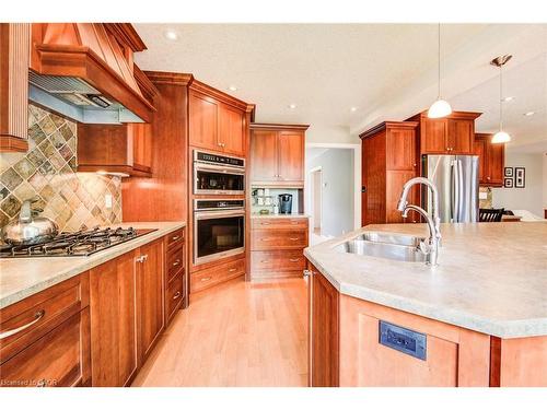 33 Tinatawa Court, Kitchener, ON - Indoor Photo Showing Kitchen With Double Sink With Upgraded Kitchen