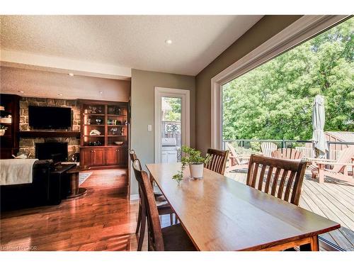 33 Tinatawa Court, Kitchener, ON - Indoor Photo Showing Dining Room