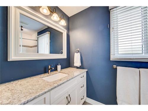 33 Tinatawa Court, Kitchener, ON - Indoor Photo Showing Bathroom