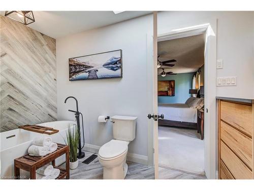 33 Tinatawa Court, Kitchener, ON - Indoor Photo Showing Bathroom