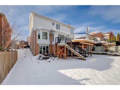 33 Tinatawa Court, Kitchener, ON - Outdoor