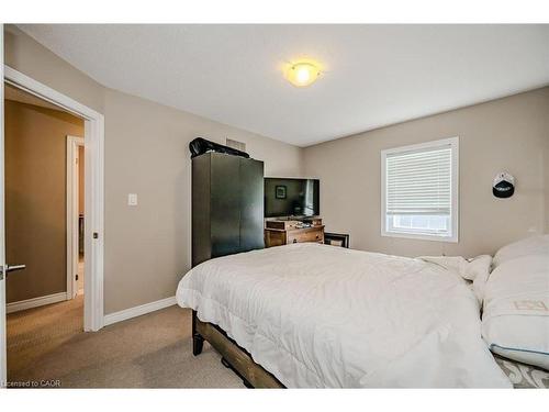 83-1401 Plains Road E, Burlington, ON - Indoor Photo Showing Bedroom