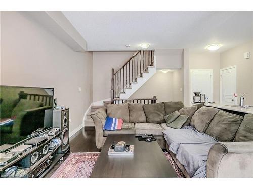 83-1401 Plains Road E, Burlington, ON - Indoor Photo Showing Living Room