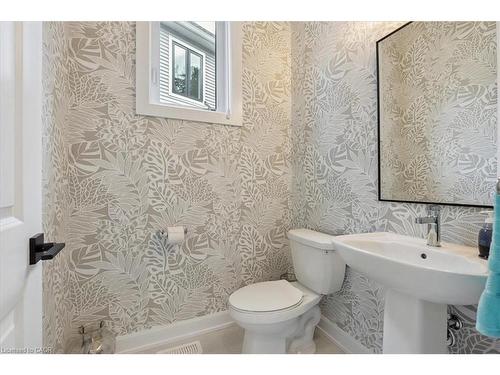 110 Terrace Drive, Grimsby, ON - Indoor Photo Showing Bathroom