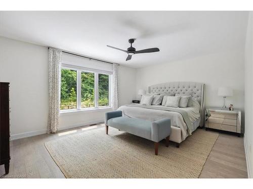 110 Terrace Drive, Grimsby, ON - Indoor Photo Showing Bedroom