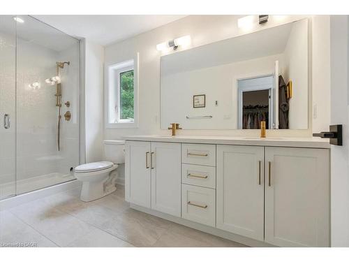 110 Terrace Drive, Grimsby, ON - Indoor Photo Showing Bathroom