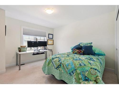 110 Terrace Drive, Grimsby, ON - Indoor Photo Showing Bedroom