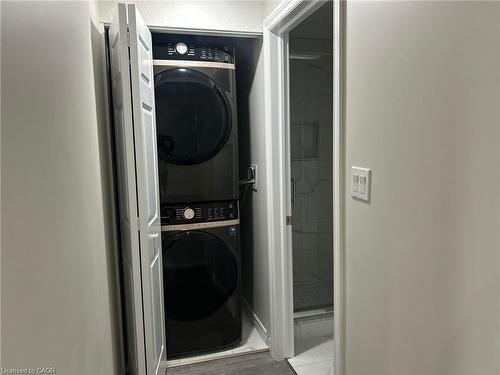 26 Watervale Drive, Kitchener, ON - Indoor Photo Showing Laundry Room