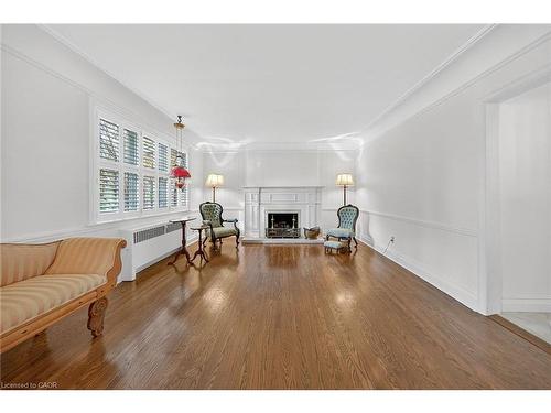 842 Forest Glen Avenue, Burlington, ON - Indoor Photo Showing Living Room With Fireplace