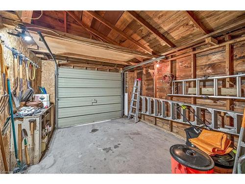 842 Forest Glen Avenue, Burlington, ON - Indoor Photo Showing Garage