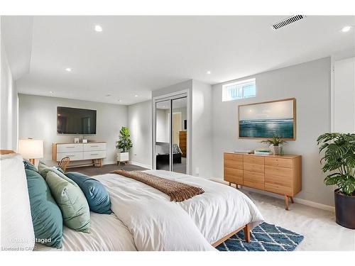 2 Caledonia Avenue, Haldimand, ON - Indoor Photo Showing Bedroom