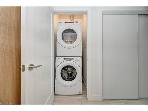 212-408 Dundas Street S, Cambridge, ON - Indoor Photo Showing Laundry Room