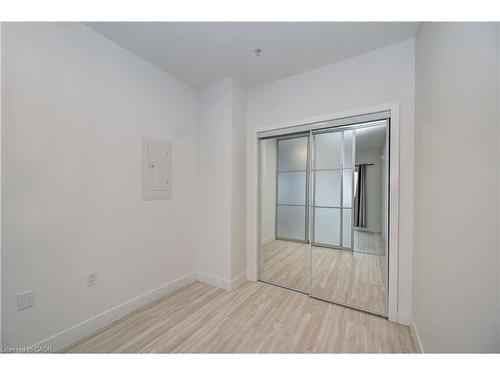 212-408 Dundas Street S, Cambridge, ON - Indoor Photo Showing Other Room