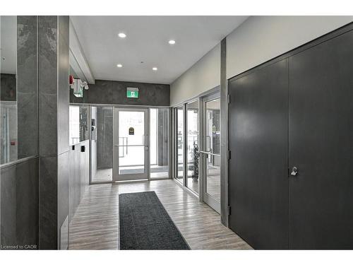 212-408 Dundas Street S, Cambridge, ON - Indoor Photo Showing Other Room