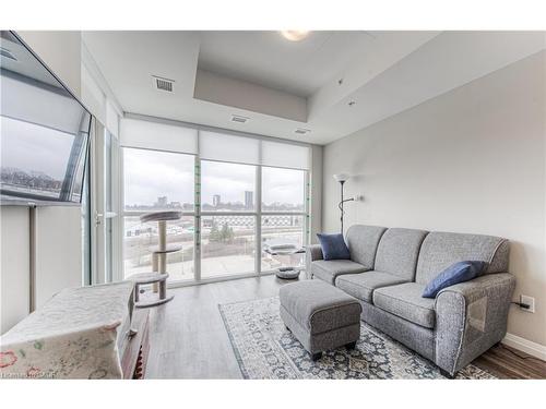 809-108 Garment Street, Kitchener, ON - Indoor Photo Showing Living Room