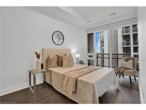 910-150 Main Street W, Hamilton, ON - Indoor Photo Showing Bedroom