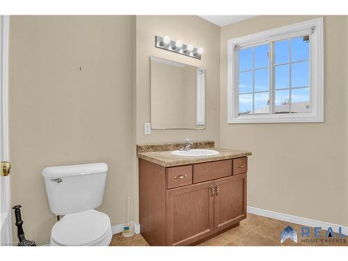 15 Curzon Crescent, Guelph, ON - Indoor Photo Showing Bathroom